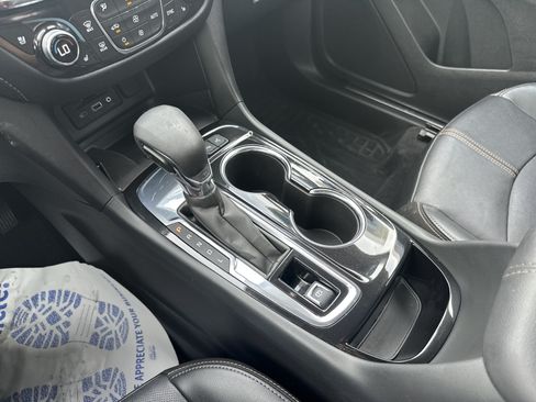 Used 2024 Chevrolet Equinox Premier FWD image 15