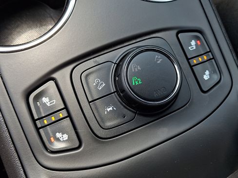 Used 2024 GMC Terrain SLE w/ Driver Convenience Package AWD/4WD image 24