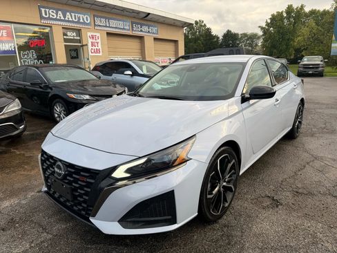 Used 2023 Nissan Altima 2.5 SR image 2