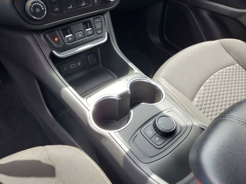 Used 2020 GMC Terrain SLE FWD image 18