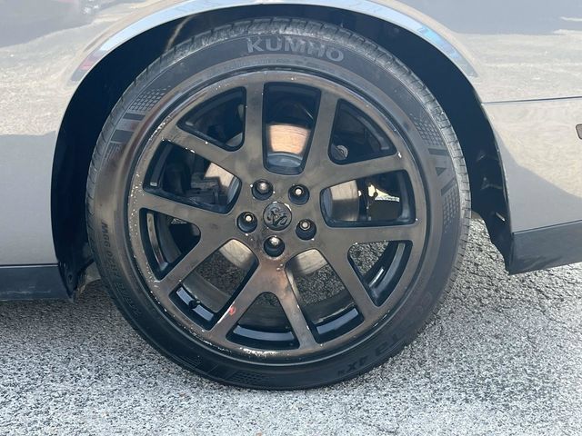 Used 2017 Dodge Challenger R/T w/ Blacktop Package RWD image 11