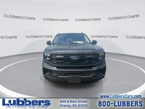Used 2025 Ford Expedition Max Active AWD/4WD image 3