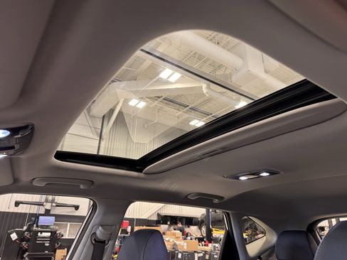 Certified 2023 Kia Seltos SX w/ SX Sunroof Package image 16