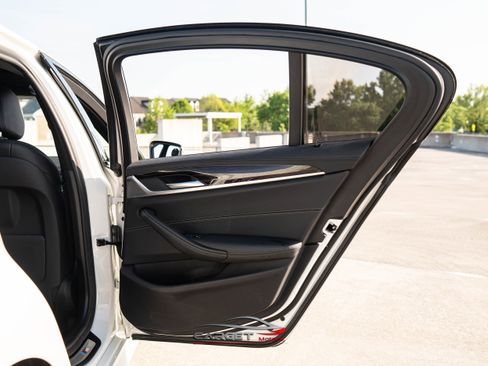 Used 2020 BMW 530i xDrive xDrive M Sport Line w/ M Sport Package image 46