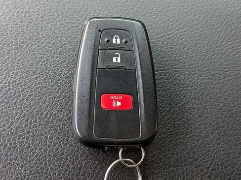 Used 2022 Toyota 4Runner TRD Off-Road AWD/4WD image 33