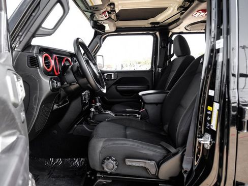 Used 2021 Jeep Wrangler Unlimited Sport image 3