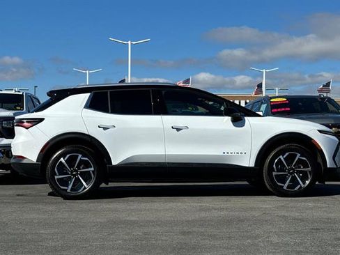 New 2026 Chevrolet Equinox EV LT image 3