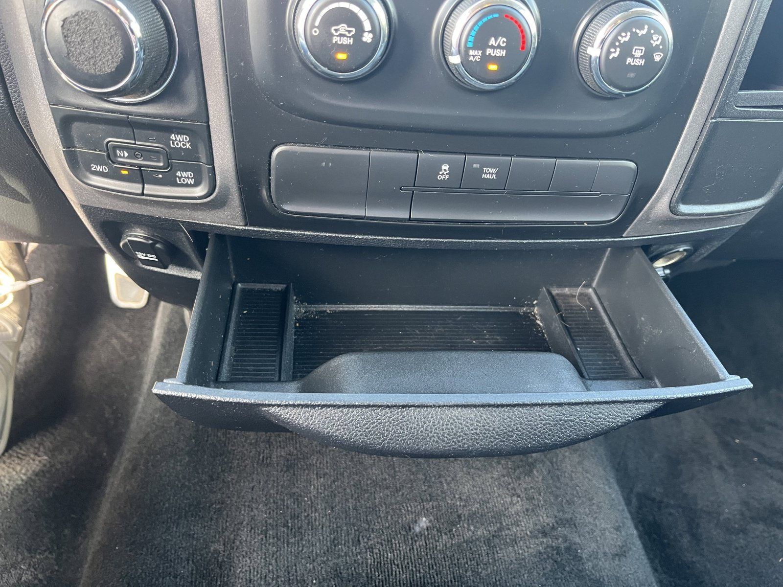 Used 2017 RAM 1500 Express AWD/4WD image 19