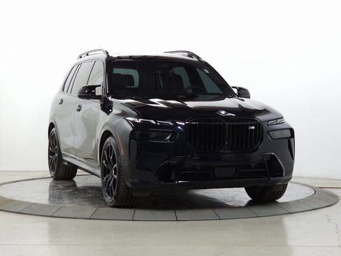 Used 2025 BMW X7 M60i image 1