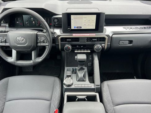 Certified 2025 Toyota Tacoma SR5 AWD/4WD image 12