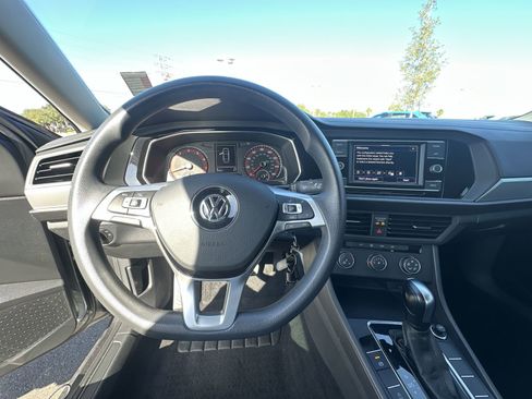 Used 2021 Volkswagen Jetta S w/ Driver Assistance Package image 10