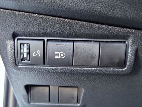 Used 2023 Toyota Corolla Cross XLE FWD image 17