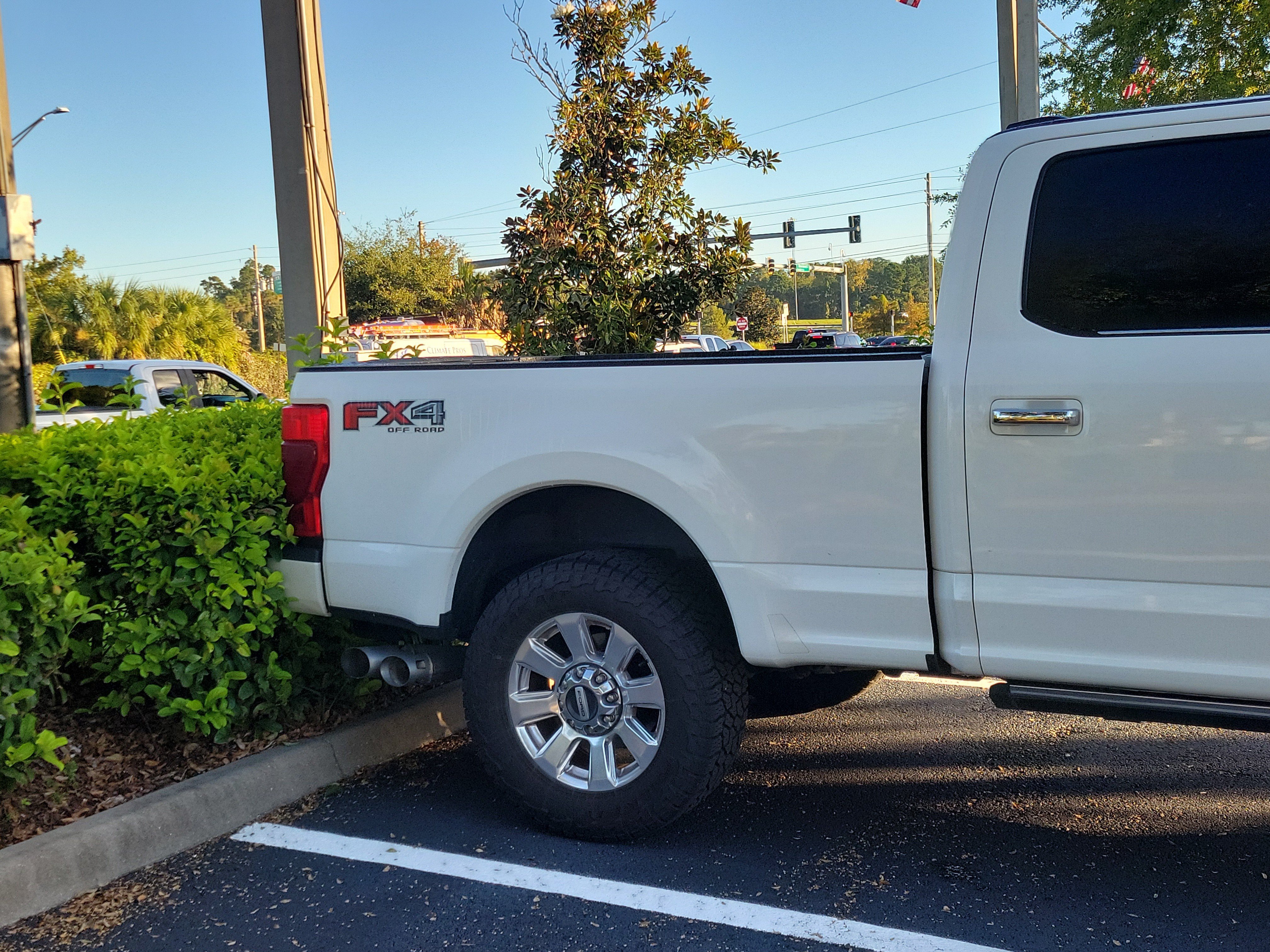 Used 2021 Ford F250 Platinum w/ FX4 Off-Road Package AWD/4WD image 14