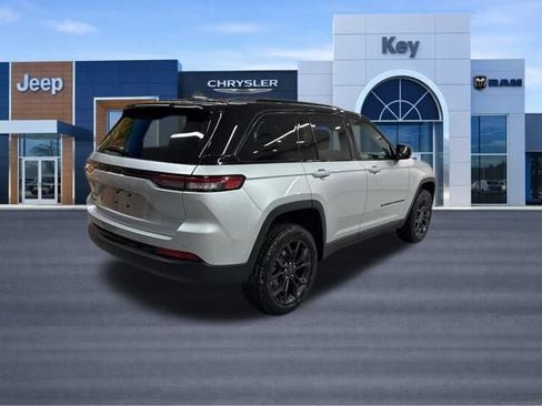 New 2025 Jeep Grand Cherokee Limited AWD/4WD image 6