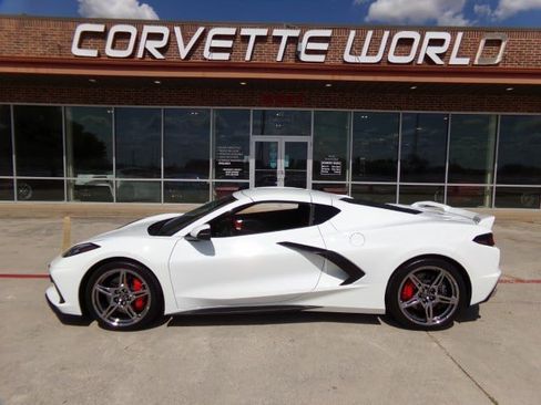 Used 2022 Chevrolet Corvette Stingray Preferred Cpe w/ Z51 Performance Package RWD image 8