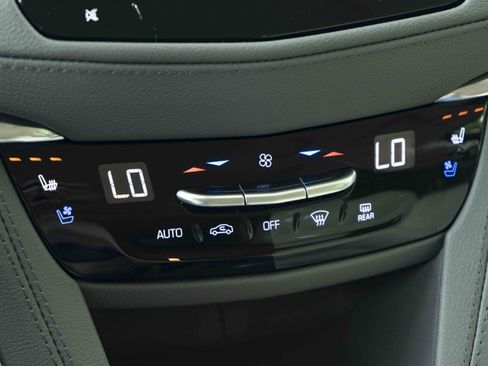 Used 2022 Cadillac XT5 Premium Luxury FWD image 27