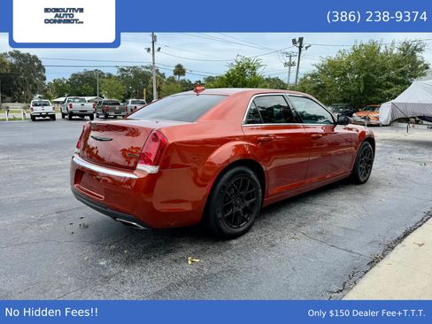 Used 2021 Chrysler 300 Touring w/ Driver Convenience Group RWD image 5