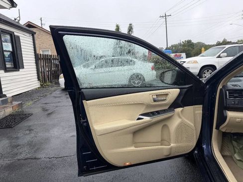 Used 2015 Toyota Camry XLE FWD image 11