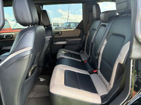Used 2023 Ford Bronco Wildtrak AWD/4WD image 16