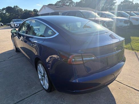 Used 2019 Tesla Model 3 Mid Range RWD image 11