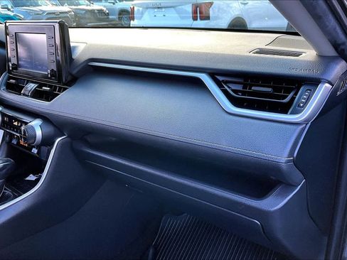 Used 2019 Toyota RAV4 XLE image 17