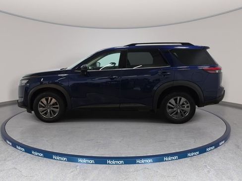 Used 2025 Nissan Pathfinder SV AWD/4WD image 9