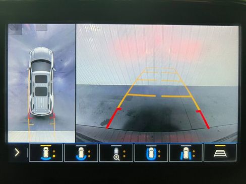 Used 2021 Chevrolet Traverse RS image 10