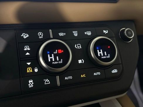 New 2025 Land Rover Defender 110 X-Dynamic SE image 38