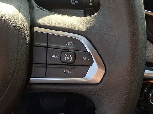 Used 2024 Jeep Compass Latitude image 21