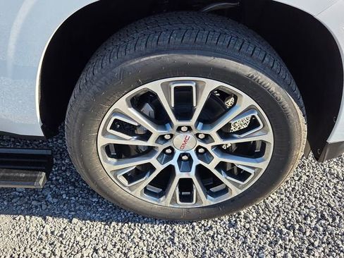 New 2026 GMC Yukon Denali w/ Sun & Power Step Package AWD/4WD image 18