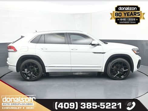 Used 2020 Volkswagen Atlas Cross Sport SEL R-Line image 2