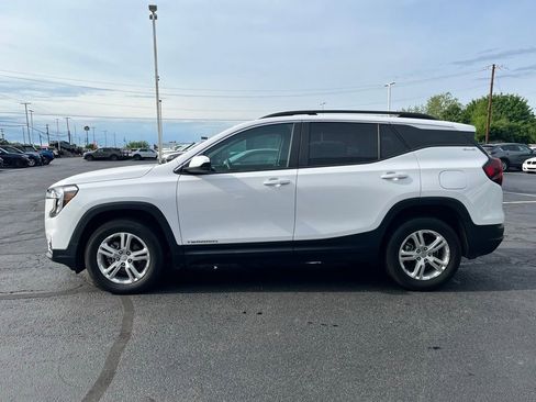 Used 2022 GMC Terrain SLE w/ Driver Convenience Package AWD/4WD image 9