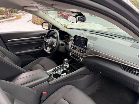 Used 2023 Nissan Altima 2.5 SV image 10