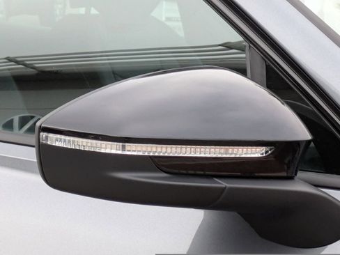 New 2026 Volkswagen Tiguan SE R-Line FWD image 12
