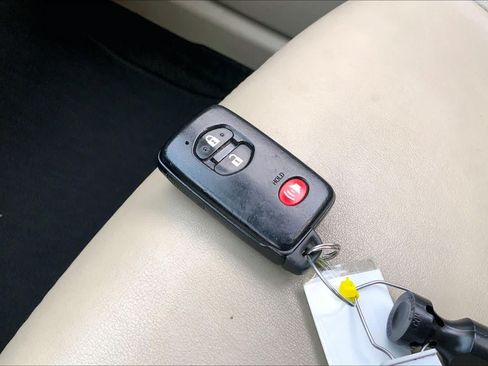 Used 2015 Toyota Prius Four FWD image 14