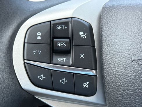New 2026 Ford Explorer Active RWD image 28