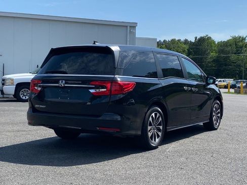 Used 2024 Honda Odyssey EX-L image 3