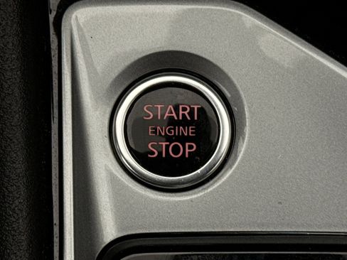 Used 2024 Nissan Altima 2.5 SV FWD image 18