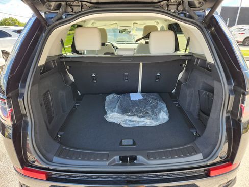 Certified 2025 Land Rover Discovery Sport S image 7