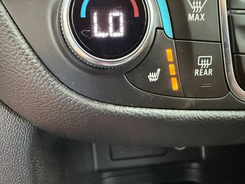 Used 2024 Chevrolet Equinox LT w/ Driver Convenience Package AWD/4WD image 29
