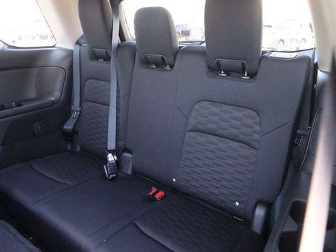 Used 2025 Nissan Pathfinder SV AWD/4WD image 11
