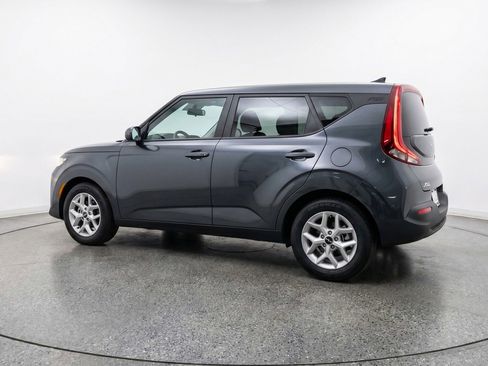 Used 2025 Kia Soul LX w/ LX Technology Package FWD image 5