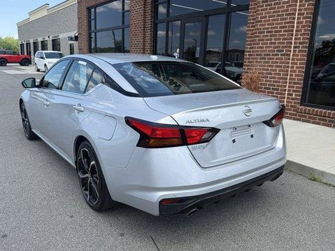 Used 2023 Nissan Altima 2.5 SR FWD image 5