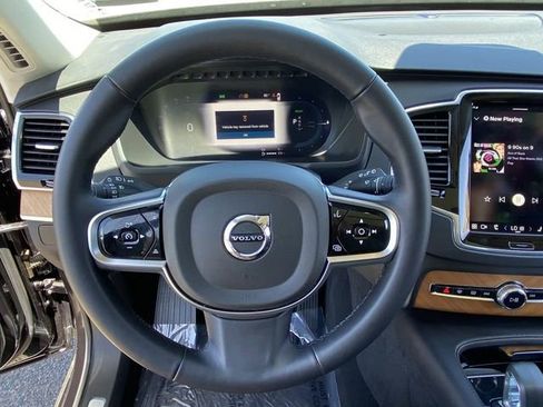 Certified 2025 Volvo XC90 T8 Plus w/ Protection Package Premier image 21