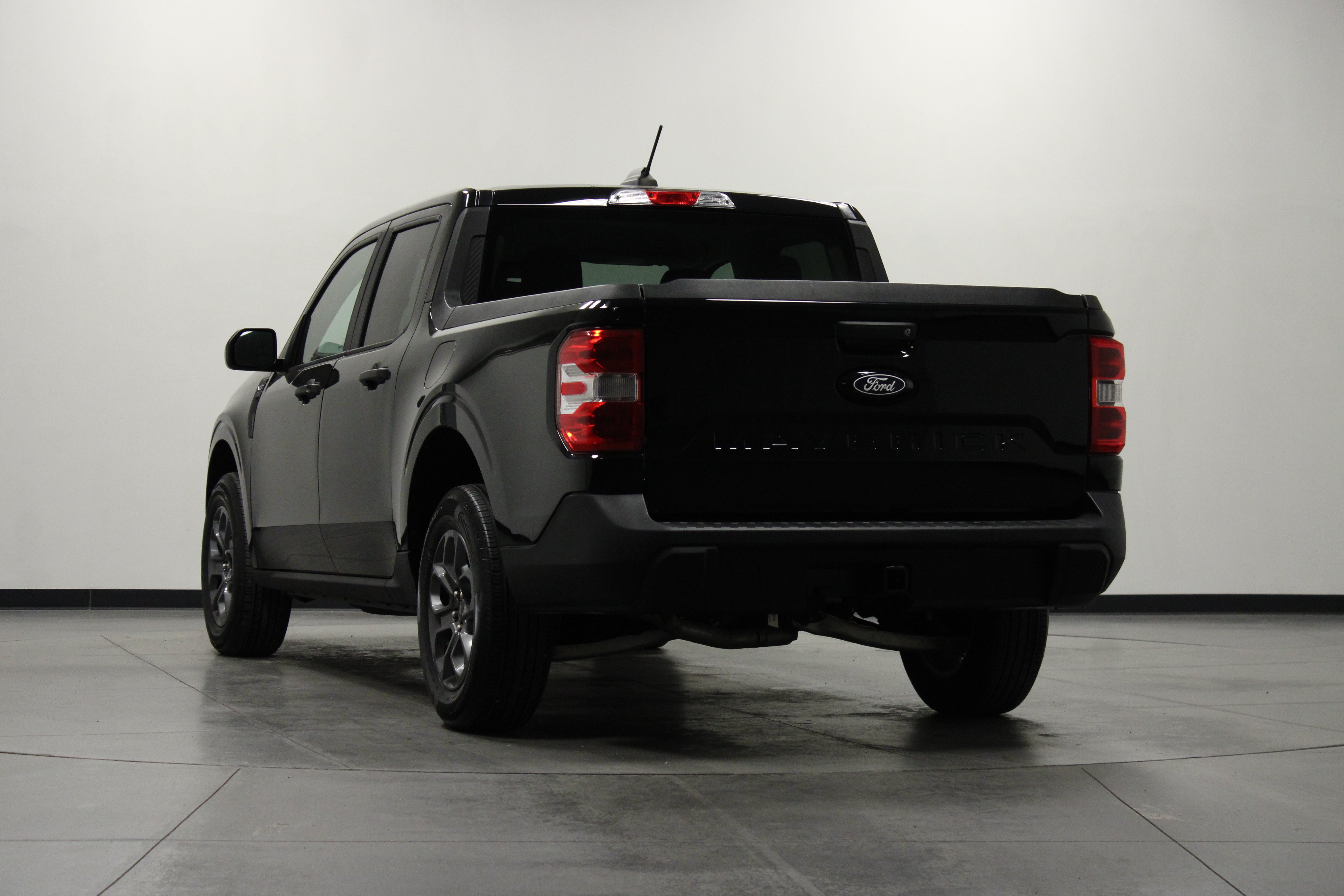 Used 2025 Ford Maverick XLT w/ Equipment Group 302A AWD/4WD image 6