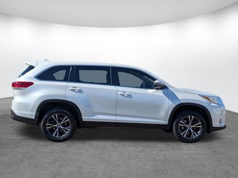 Used 2019 Toyota Highlander Plus image 3