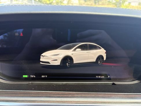 Used 2022 Tesla Model X AWD/4WD image 3