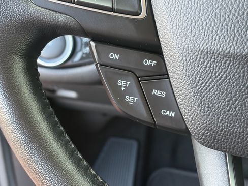Used 2017 Ford Escape Titanium FWD image 17