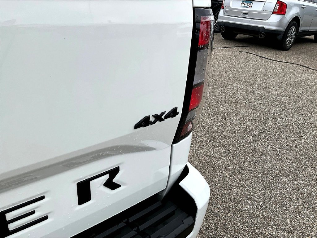 New 2026 Nissan Frontier SV w/ All-Weather Content Package AWD/4WD image 9