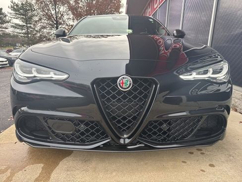New 2024 Alfa Romeo Giulia Quadrifoglio image 4